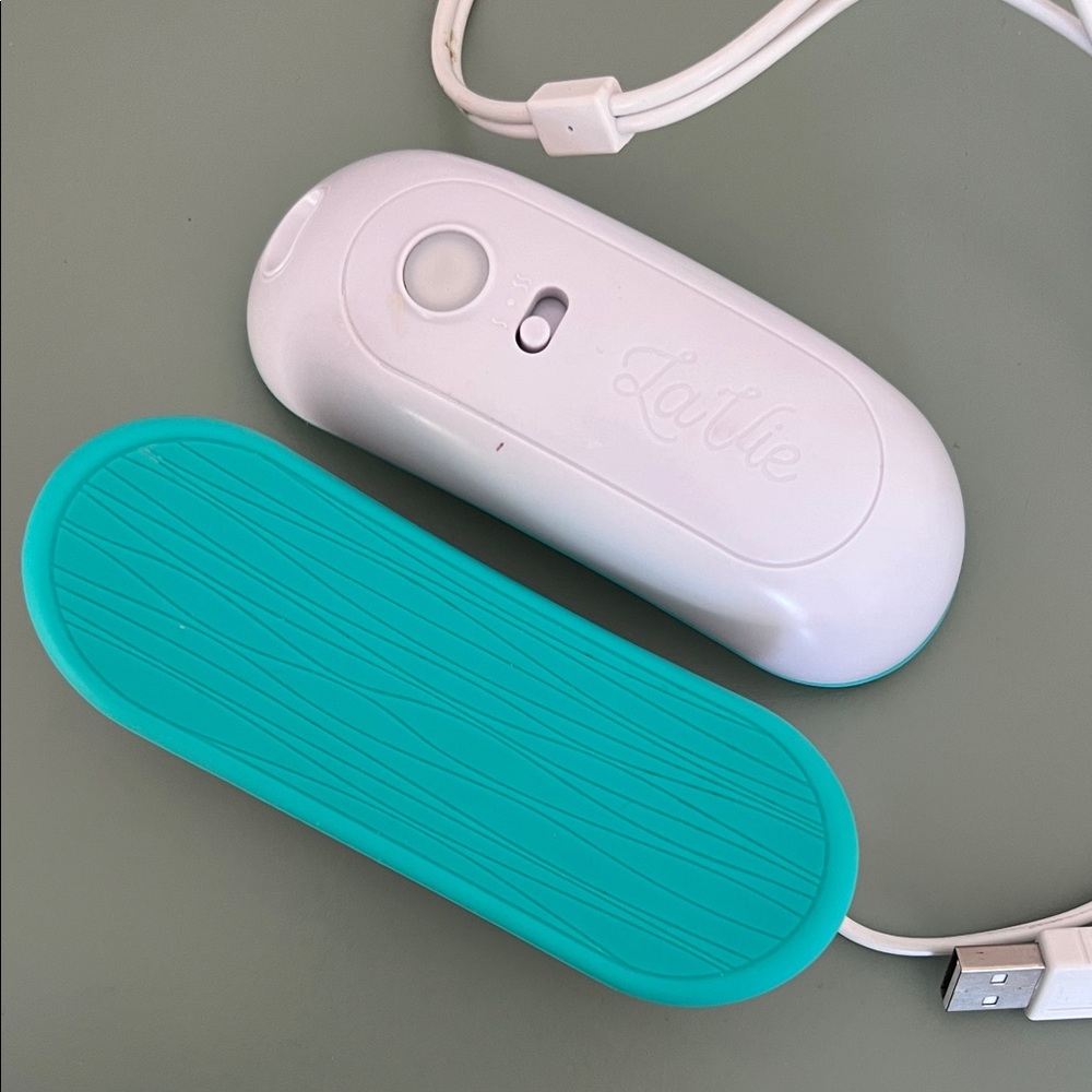 La Vie breastfeeding massager and warmer